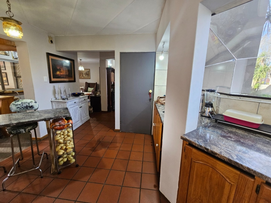 To Let 5 Bedroom Property for Rent in La Provance Free State
